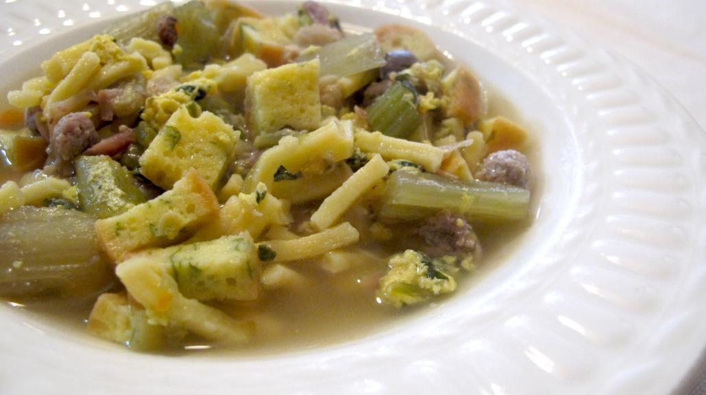 Il brodo con il cardone nella versione con pasta e pizza rustica